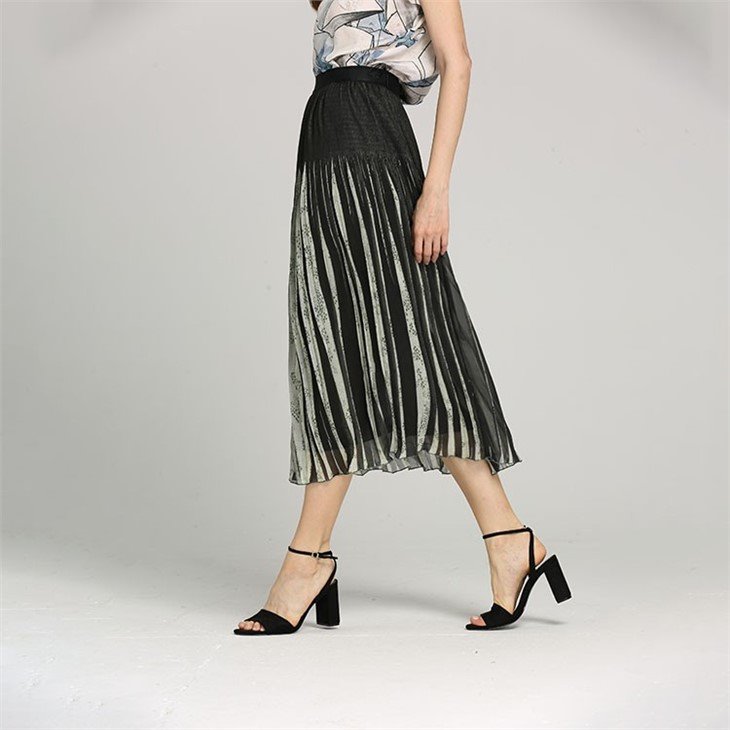 Women’s Printed Long Pleat Skirt