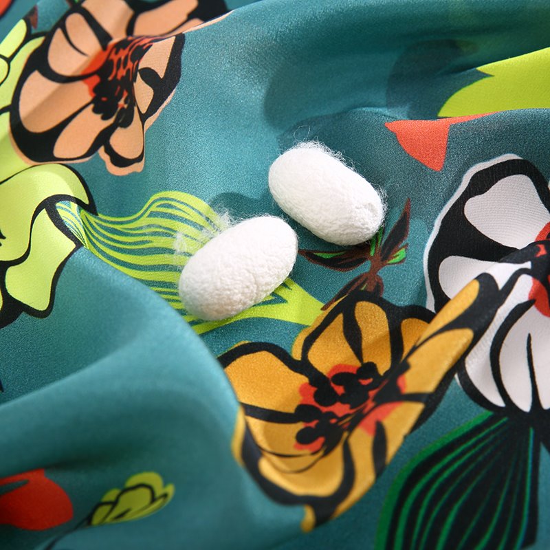 Wholesale Women Clothing Beautiful Paisley Digital Printed Silk Duchess Satin Fabric for Dress