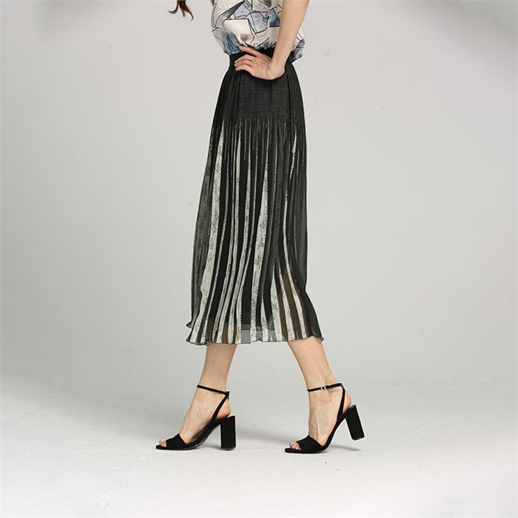 Women’s Printed Long Pleat Skirt